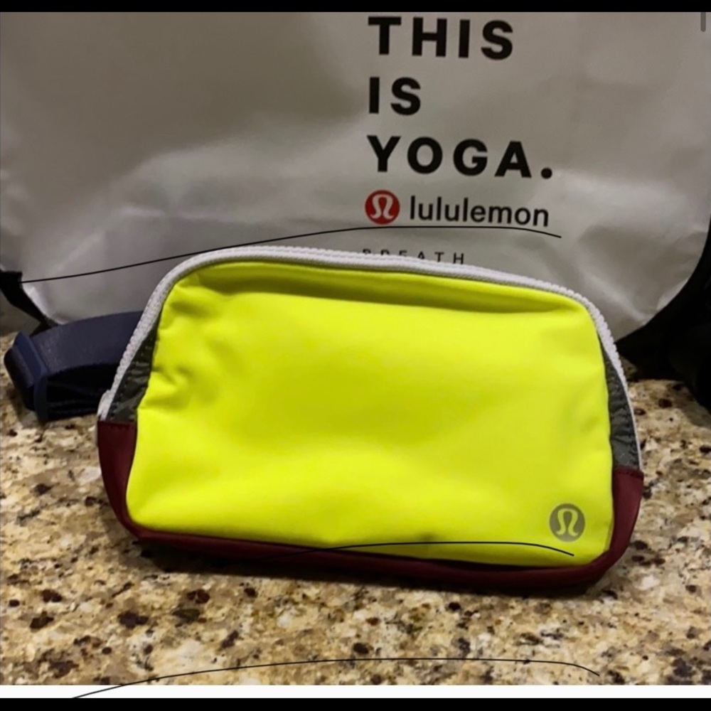 NWT Lululemon Everywhere Belt Bag